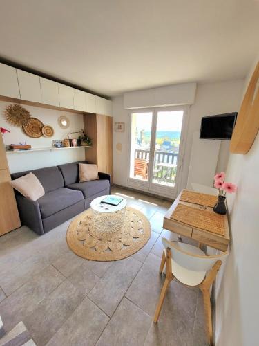 Blonville-sur-Mer Apartment | M2M Studio magnifique vue mer - avec balcon - les pieds dans l eau!