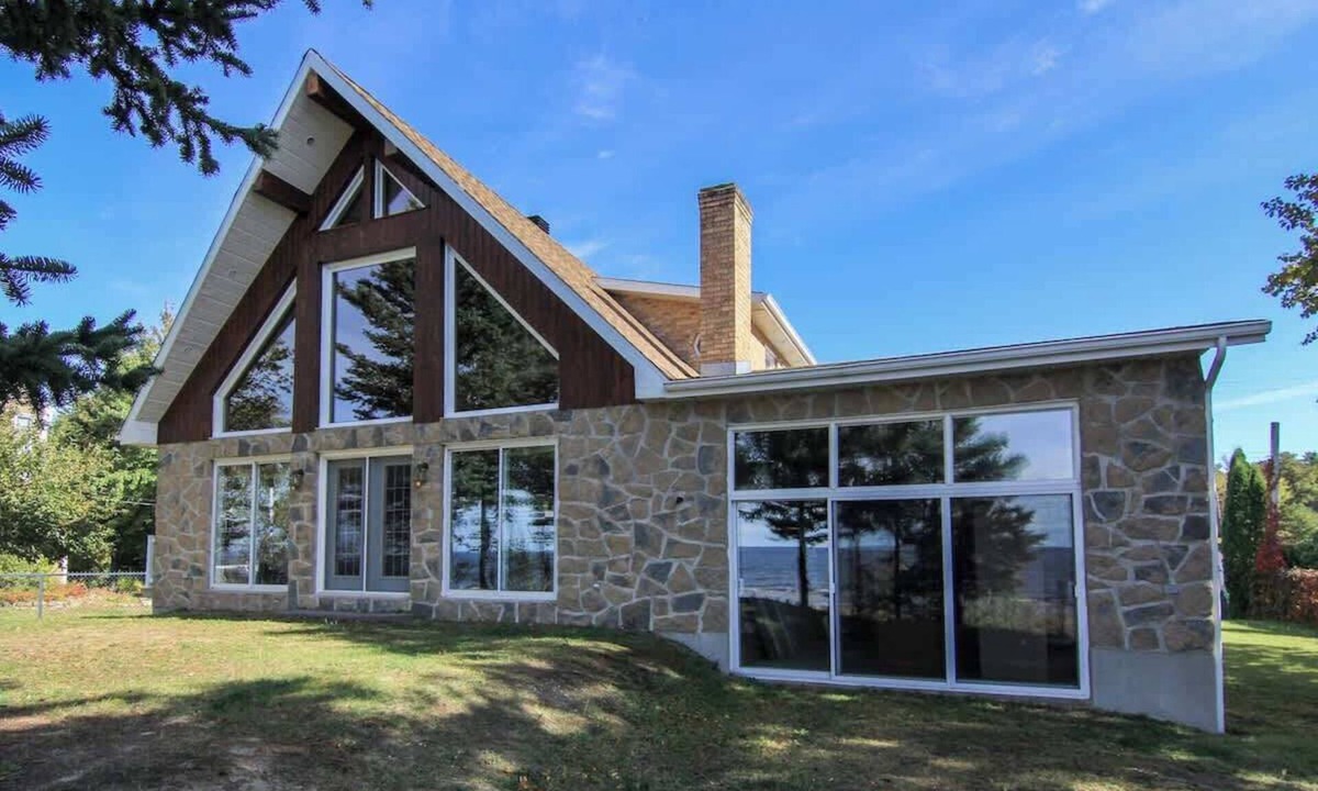 Lac-Saint-Jean-Est Regional County Municipality Ski Chalet | Mallard | Tavata Chalets | Magnifique lac St-Jean