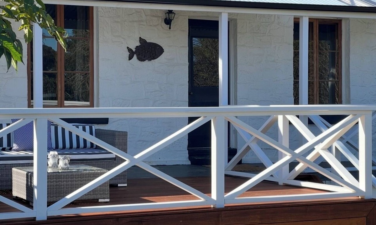 Stirling House | "Mabel cottage" stirling