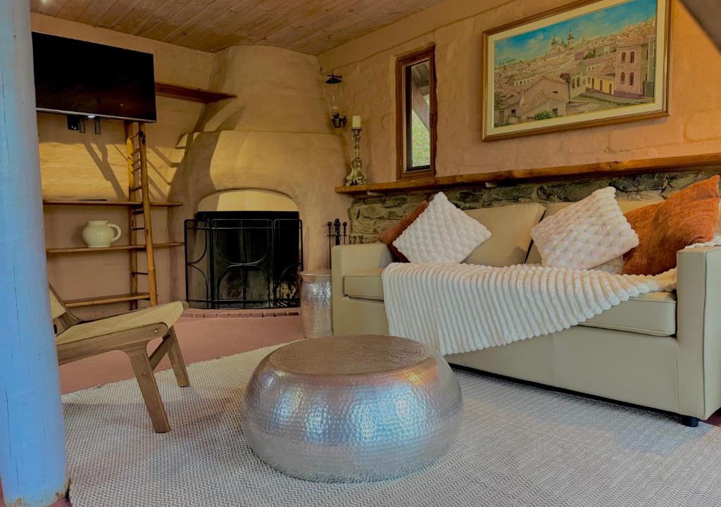 Macclesfield House | Maccys Cottages