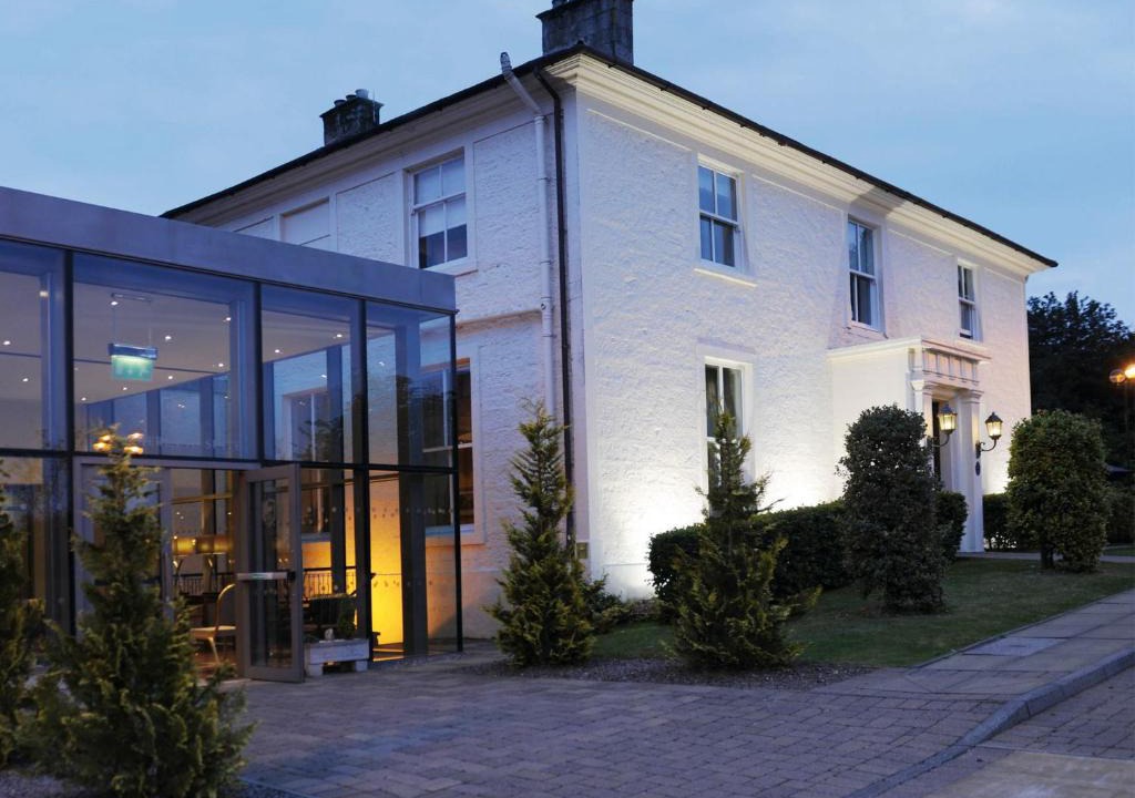 East Kilbride Hotel | Macdonald Crutherland House