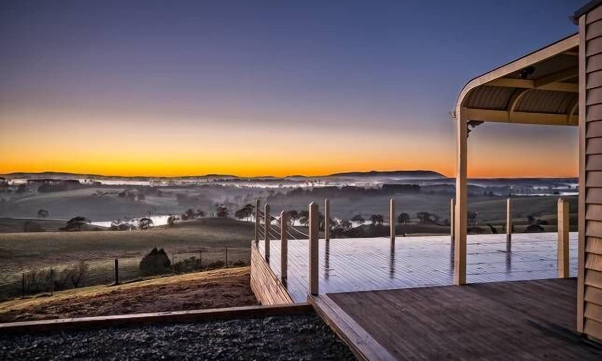 Spring Hill Cottage | Macedon Ranges Views, Spring Hill via Kyneton