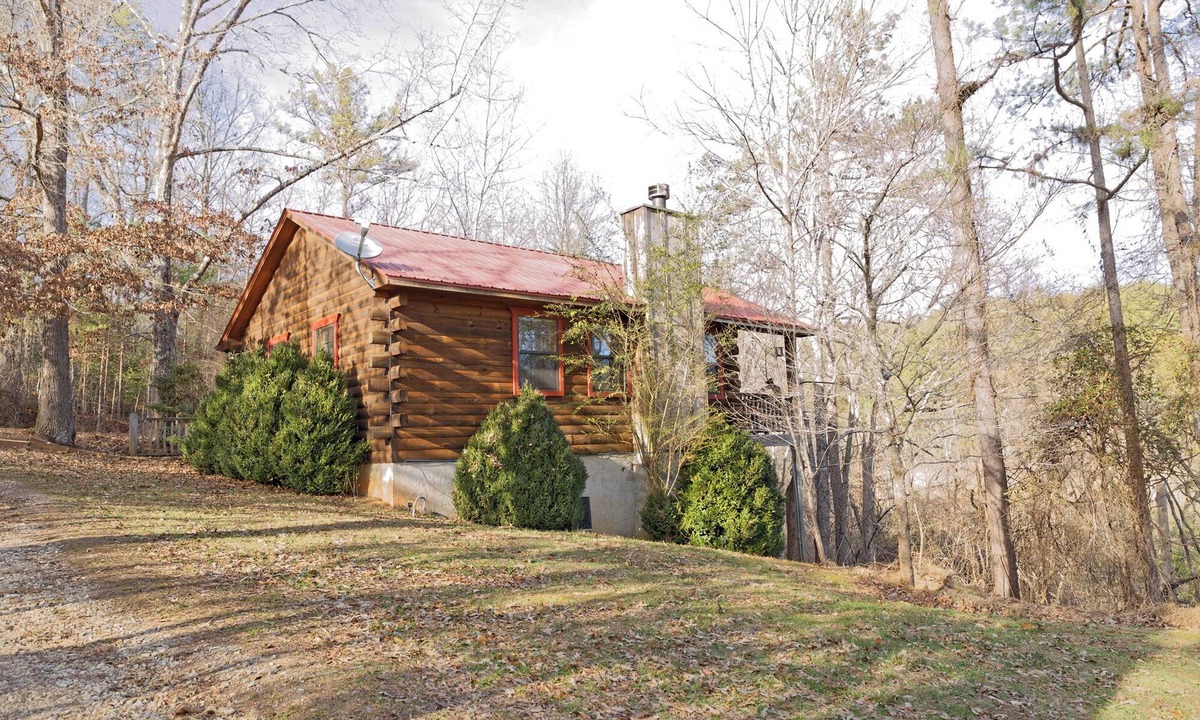 Murphy Cabin | MacGregor cabin in Scottish Woods
