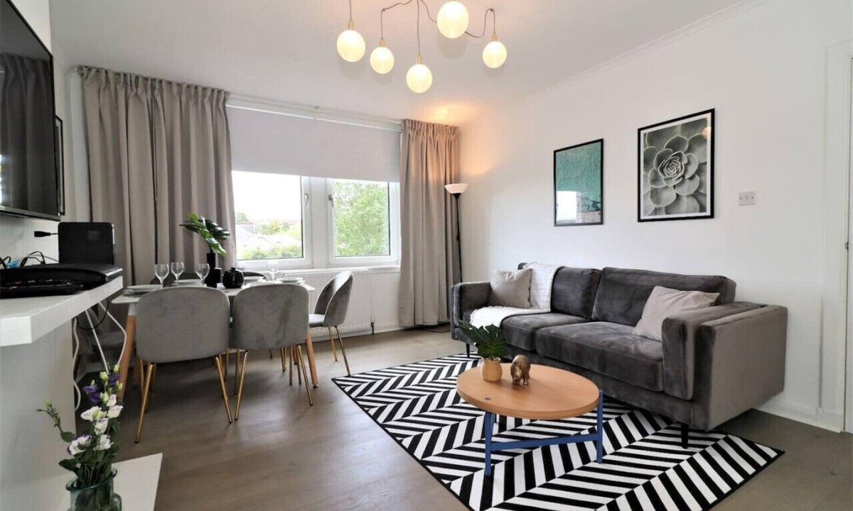 Bellshill Apartment | MacIntosh Upper Apartment