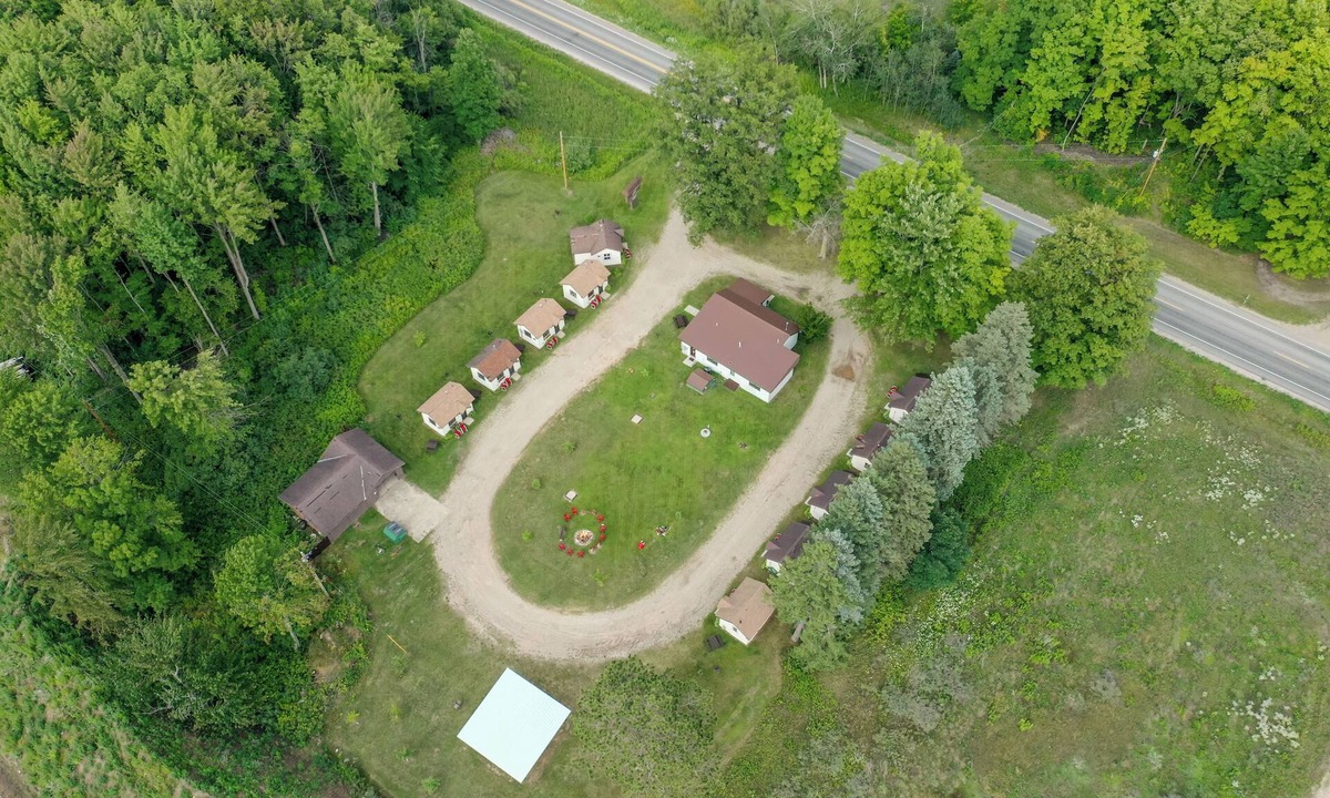 Cadillac Cabin | Mackinaw Timbers Cabins