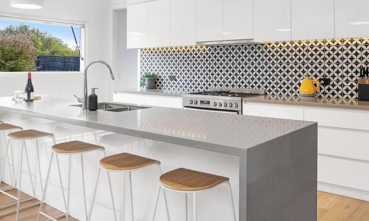 Safety Beach House | Macks Family Hideout