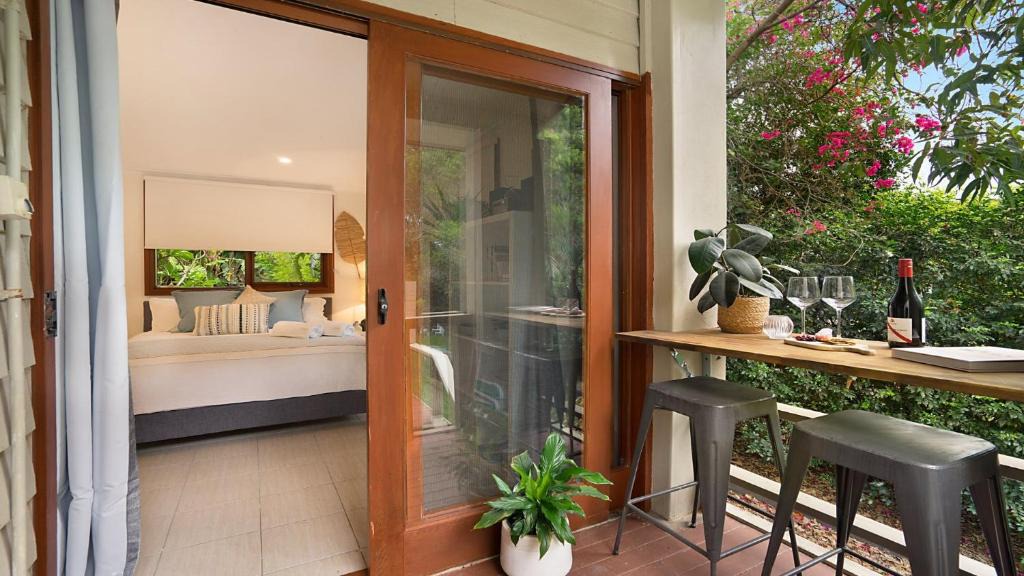 Macmasters Beach House | MacMasters Studio Retreat