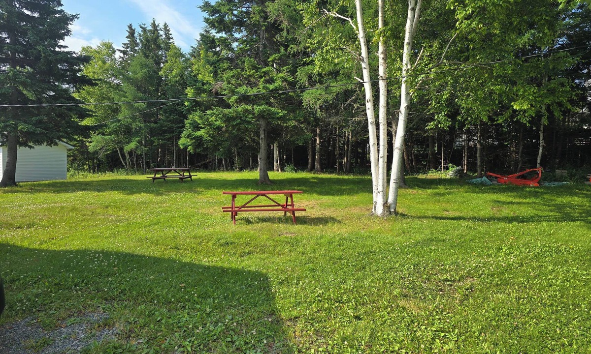 Groves Point Hotel | MacNeil's Motel