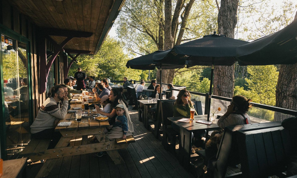 Val David Hotel | MacTaverne