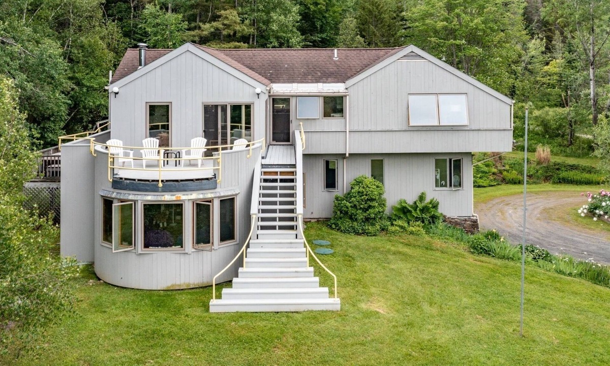 Warren Ski Chalet | Mad Meadows 5 Bedroom Chalet by RedAwning