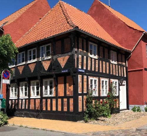 Assens House | Madam Bundsens Huse