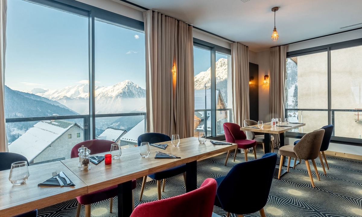 Vaujany Hotel | Madame Vacances Hôtel les Cimes