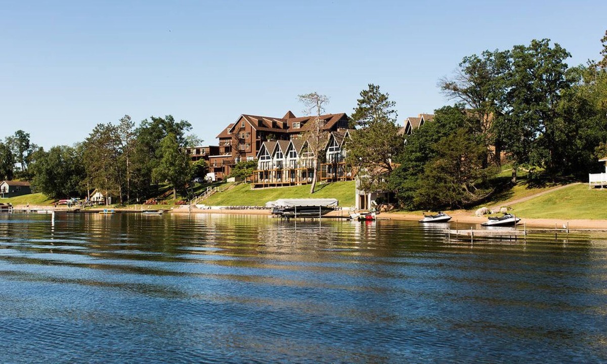 East Gull Lake Resort | Maddens On Gull Lake