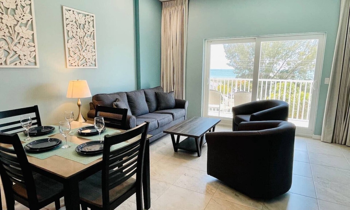 Madeira Beach Condo | Madeira Beach | Gulf View Condo Pool & John`s Pass