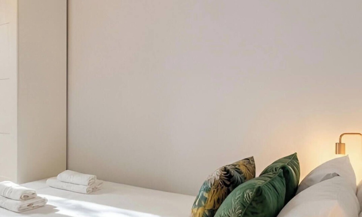 Barrio de La Latina Apartment | Madrid de los Austrias I-Apartment in Historical Madrid
