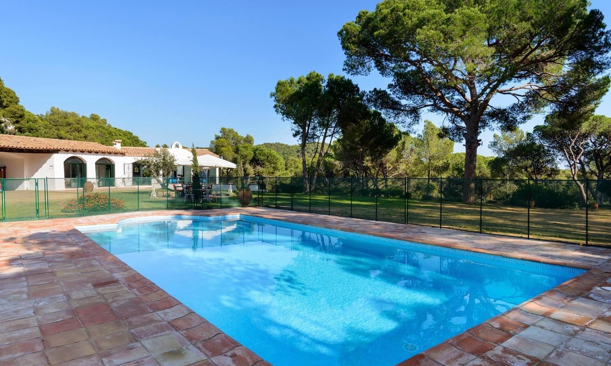 Tossa de Mar Villa | Madroños Danlux Invest. Rustic house