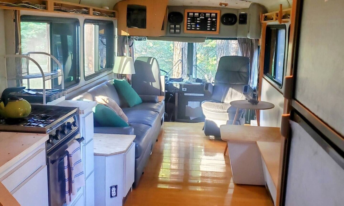 Sunny Valley House | Madrone Hideout, Madrone Hideout Chariot