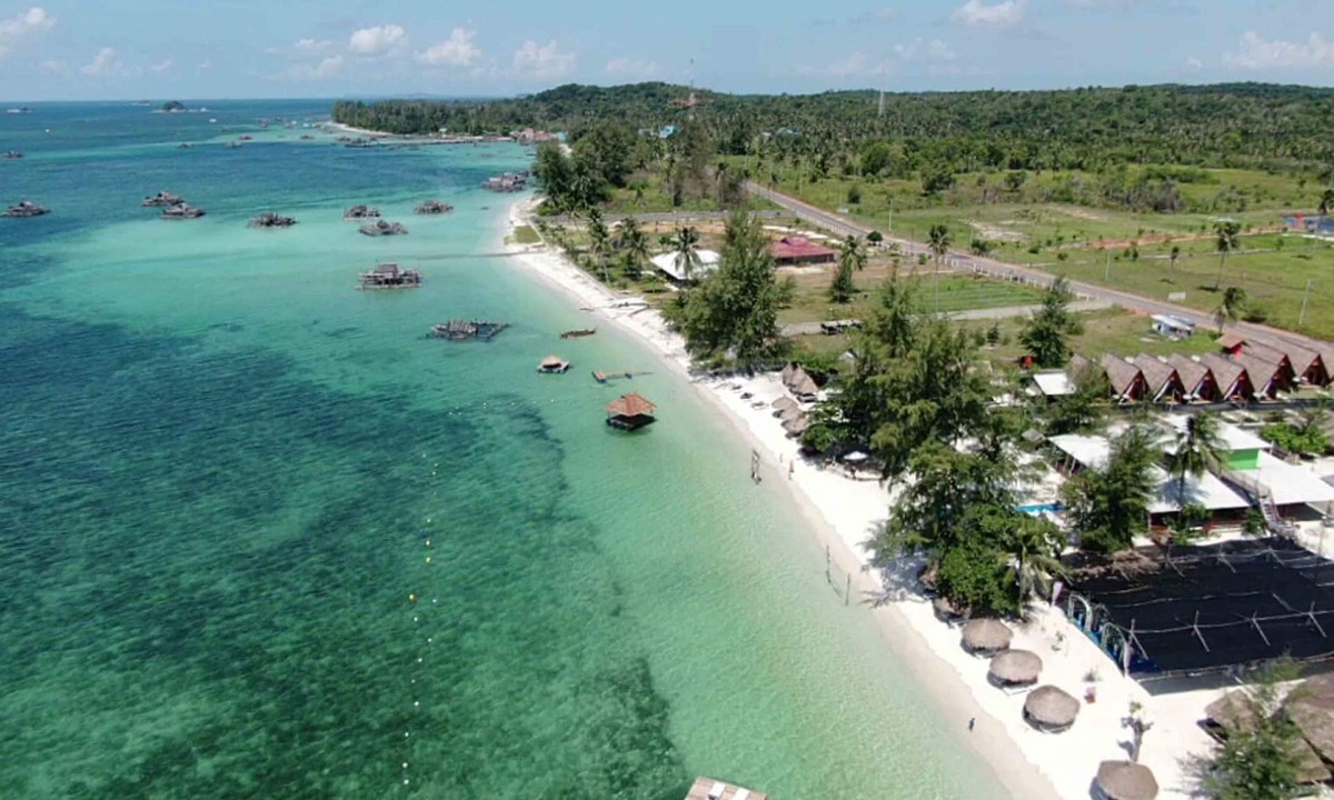 Bintan Bed & Breakfast | Madu Tiga Beach & Resort