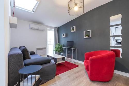 Jean-Medecin Apartment | Magenta Square Central 1 Bdr with AC
