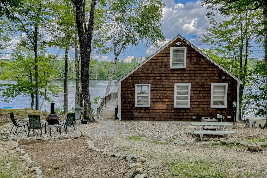 Pine River Pond House | Maggie's Lakeside Cottage