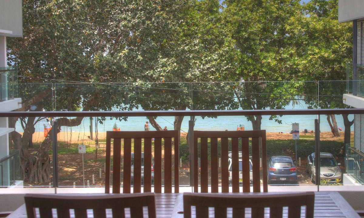 Horseshoe Bay Apartment | Maggies Beachfront Apt. 8