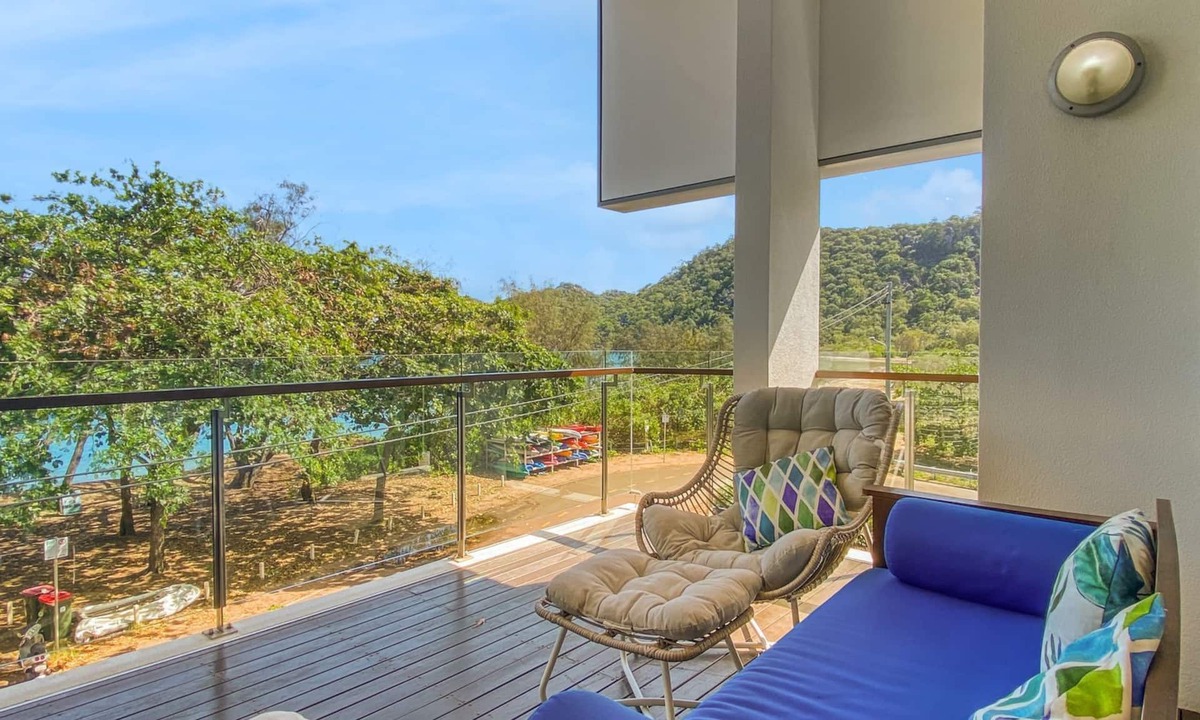 Horseshoe Bay Apartment | Maggies Beachfront Apt. 12