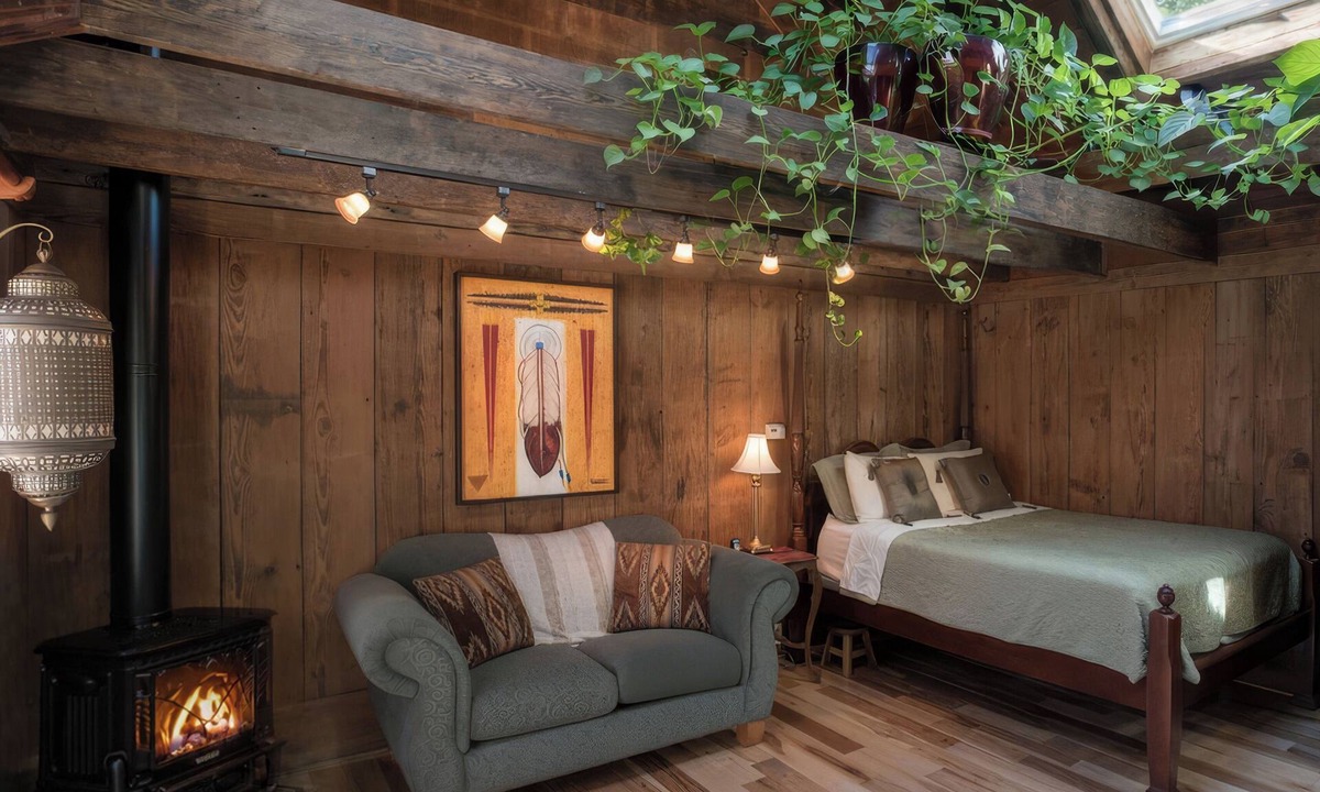Richmond House | Magic Barn, Walk Score 93!