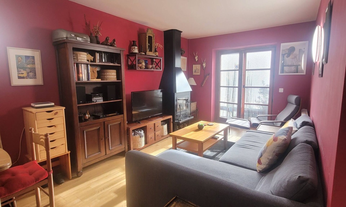 Linsoles Apartment | Magic Pirineos, Apartment in Linsoles, Valle de Benasque with Pool and WIFI