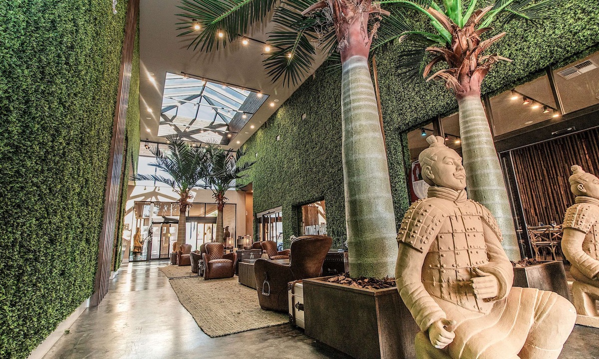 Reunion Hotel | Magic Village Views Trademark Collection by Wyndham