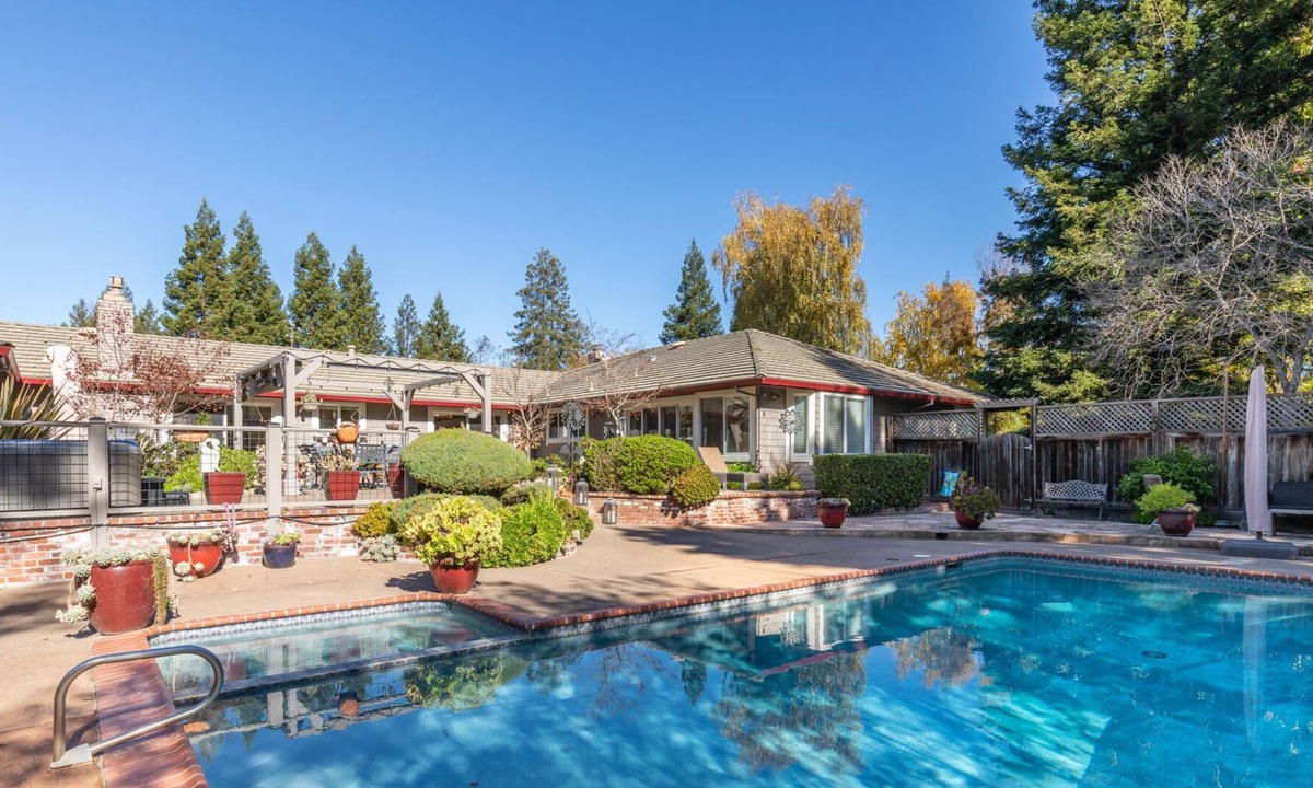 Petaluma House | Magical Paradise in Petaluma