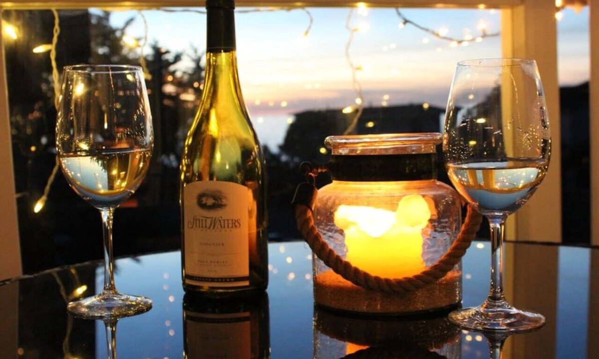 Park Hill House | Magical Retreat! Contemporary and Cozy Park Hill!