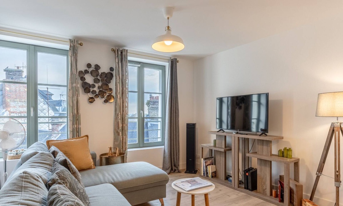 Honfleur Apartment | Magical Rooftop Views | Historic City Center | 2 guests