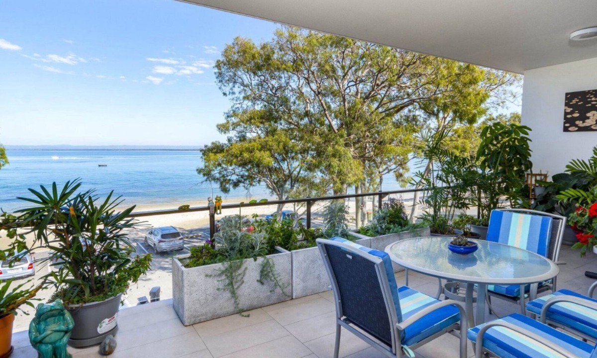 Bongaree Apartment | Magical Water Views on South