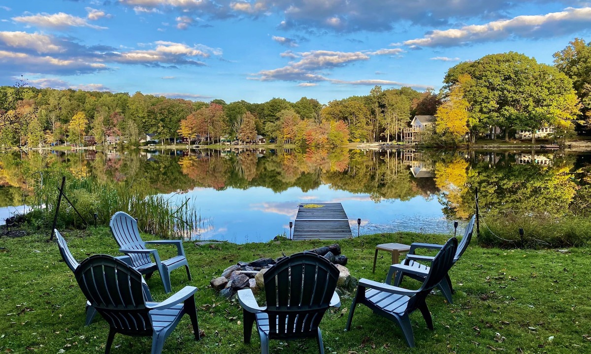 Ashford Cottage | Magical Waterfront Cottage! Pet friendly!