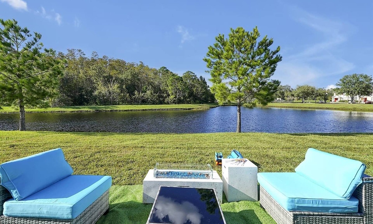 Trafalgar Village House | MagicalEverAfter Sleep17 Pvt Pool Game Rm LakeView