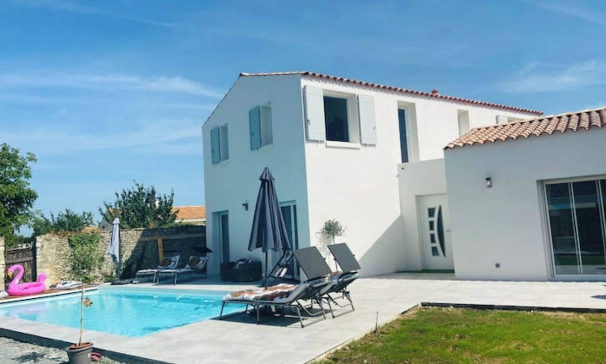 Cheray Villa | Magnificent architect-designed villa/heated pool