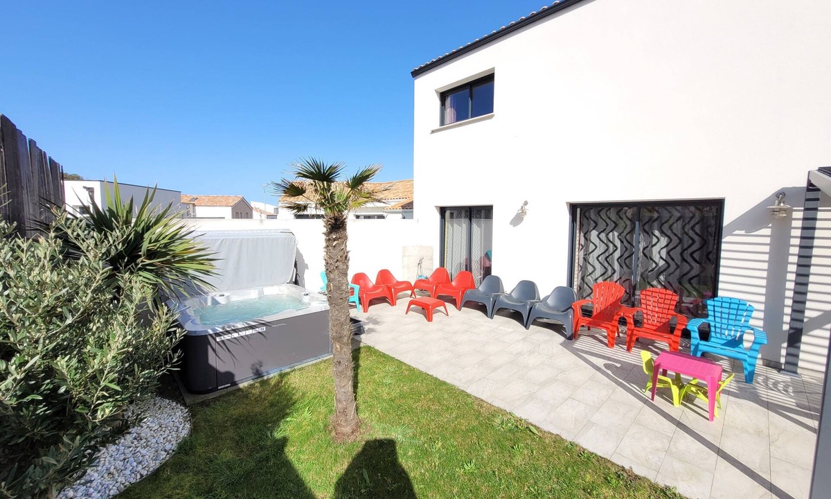 Saint-Hilaire-de-Riez House | Magnificent South-facing Villa with Jaccuzzi, Beach and Corniche 200 m'away