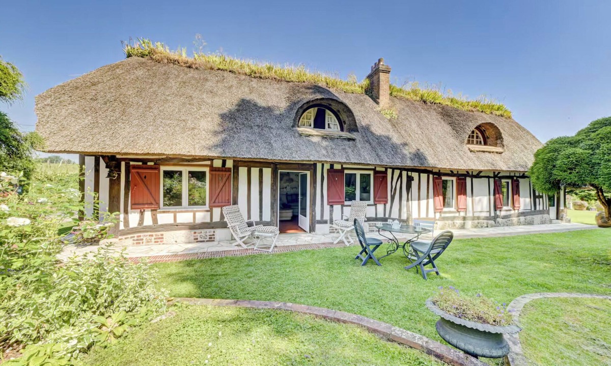 Grand Bourgtheroulde House | Magnificent Norman country cottage