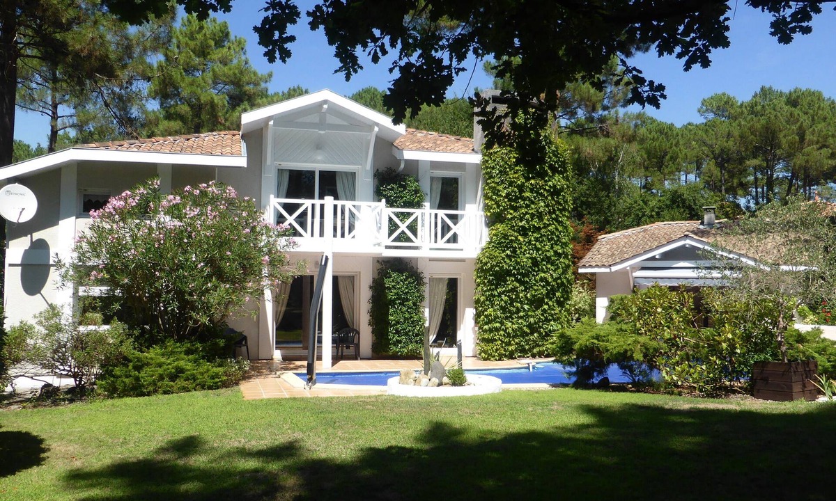Biscarrosse Villa | Magnificent 220m² 4* architect-designed villa, heated pool, air-conditioned bedrooms