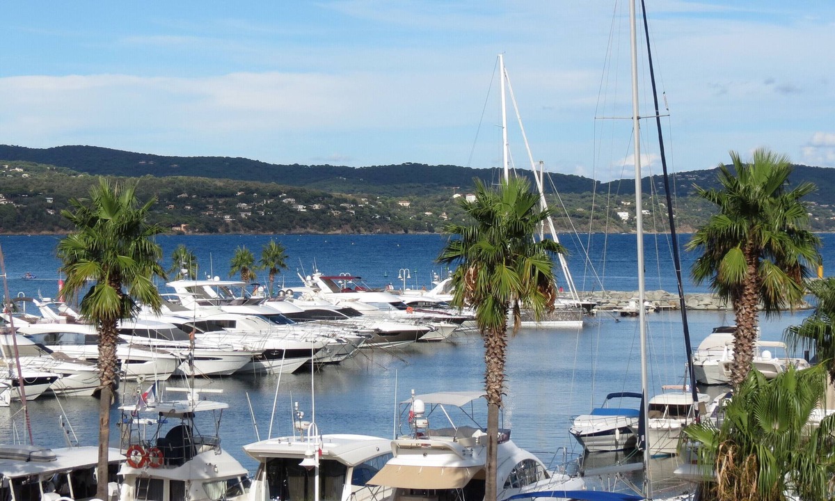 Cavaliere Apartment | Magnificent 4pers apartment, air-conditioned, in the marina. beach 3mn walk.