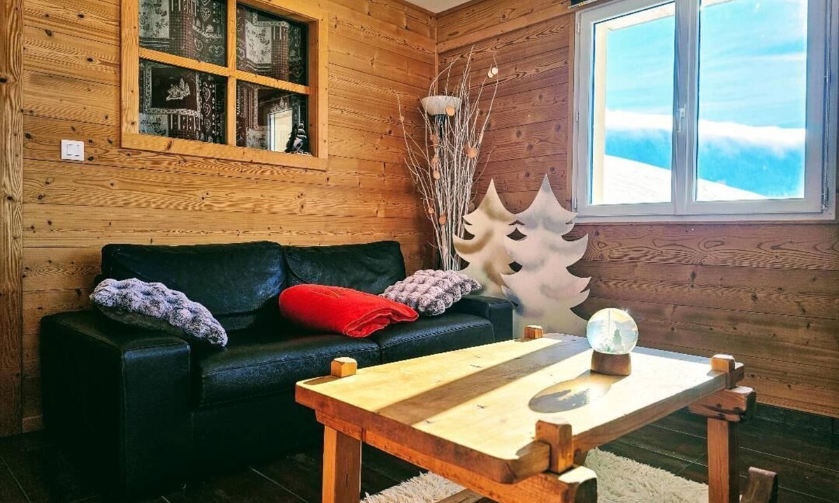 Chapelle-des-Bois Cottage | Magnificent 4-star mountain apartment