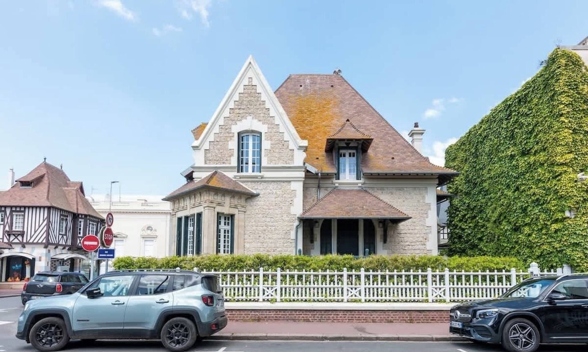 Deauville City Centre House | Magnificent 6BR house A/C - Casino Deauville