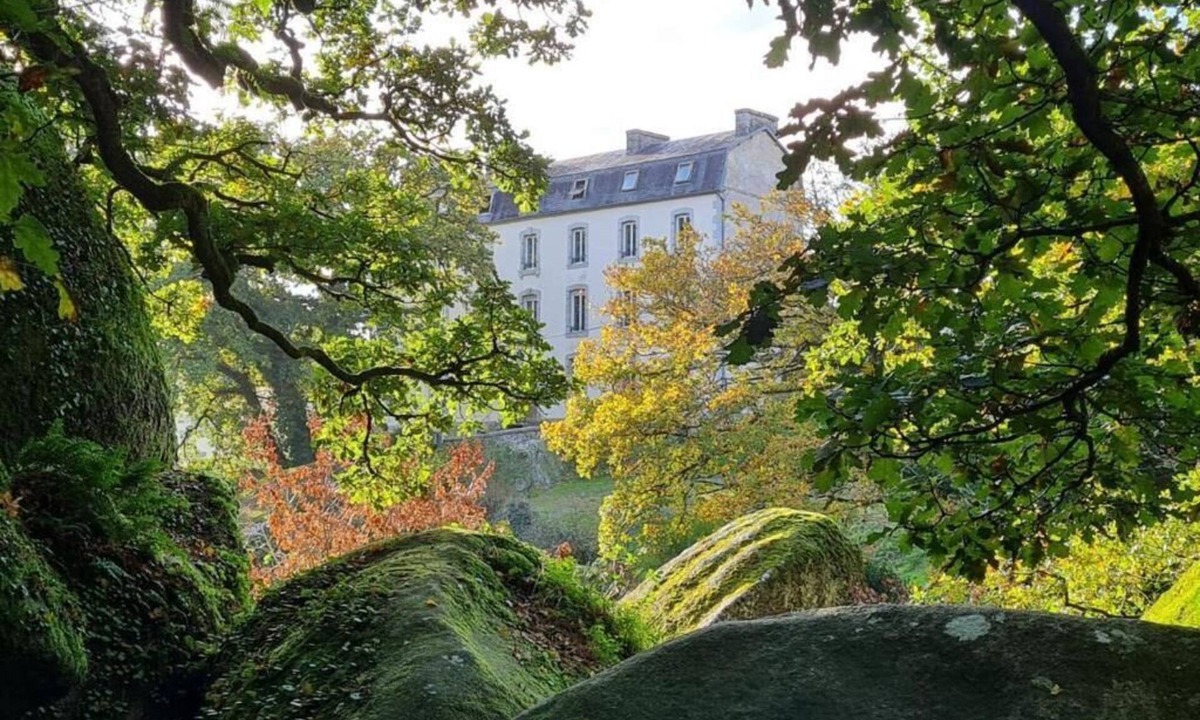 Huelgoat Apartment | MAGNIFICENT APARTMENT OVERLOOKING HUELGOAT FOREST