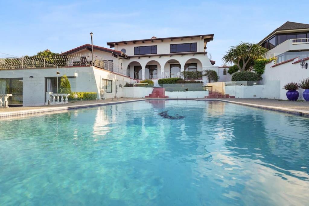 Sunnyhills Villa | Magnificent Beachfront Mansion - Pool - Fireplace