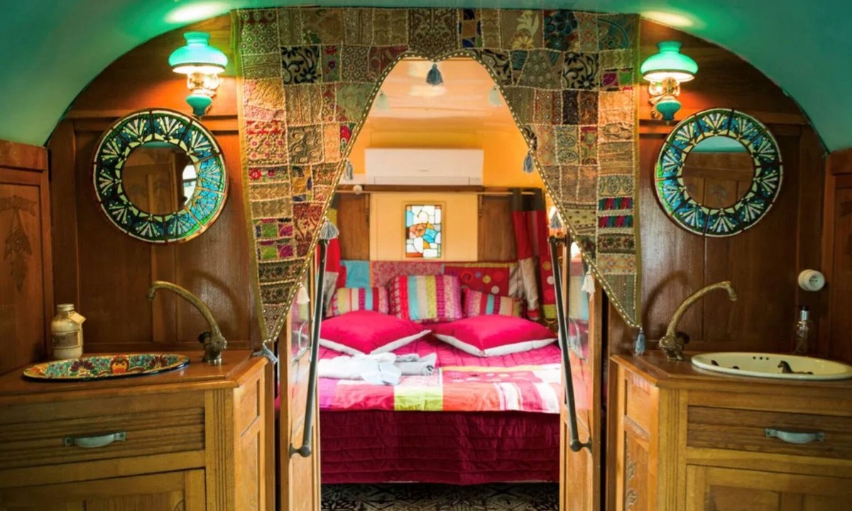 Mezos House | Magnificent Bohemian Caravan 1930