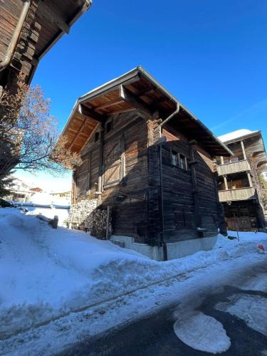 Gluringen Ski Chalet | Magnificent chalet Opa