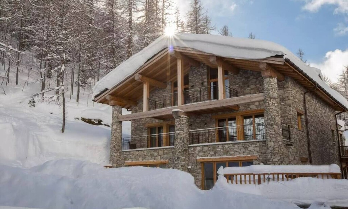 Le Fornet Ski Chalet | Magnificent contemporary chalet