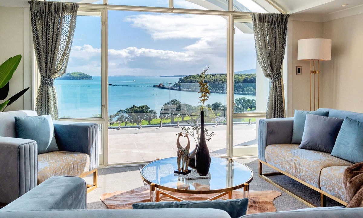 Orakei Apartment | Magnificent Harbour View Villa in Orakei
