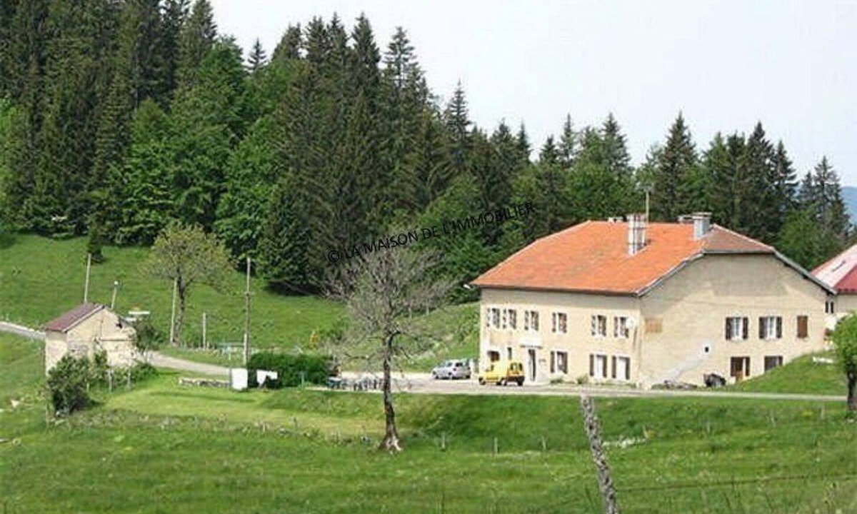 Saint-Claude House | Magnificent house