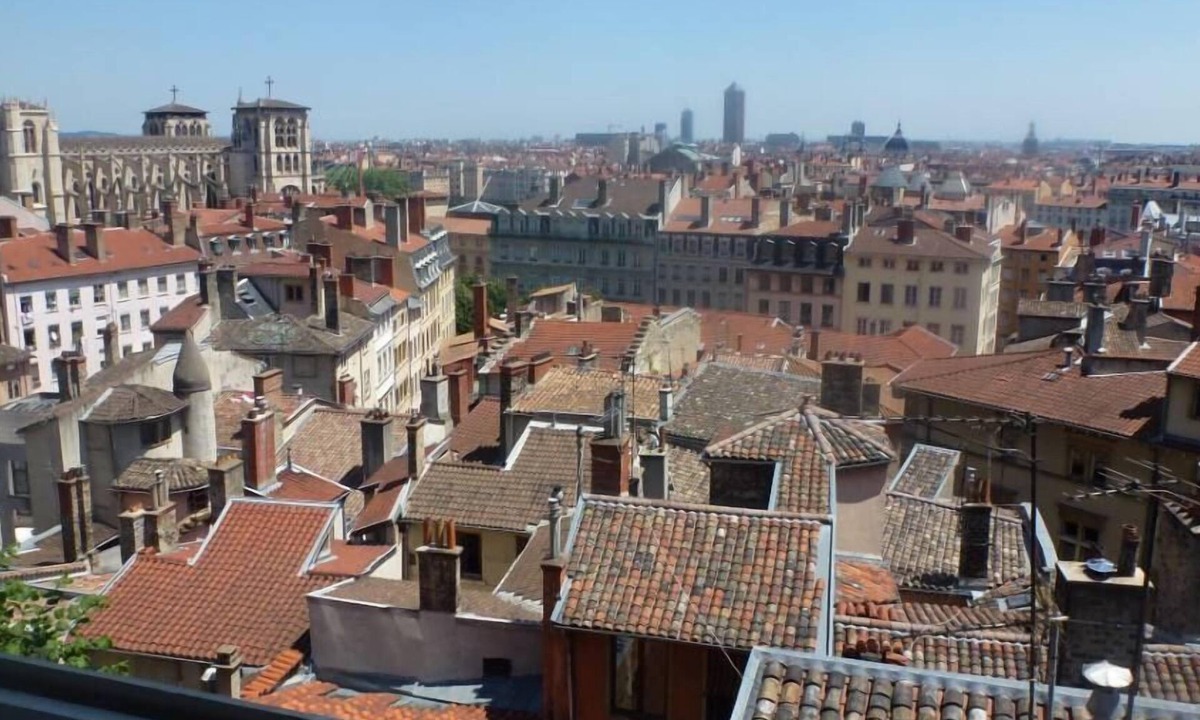 Old Lyon Apartment | Magnificent house with 180° view and garden in the heart of Vieux Lyon/9 pers